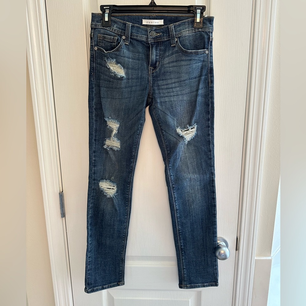 Distressed low rise cropped jeans. Size 5.